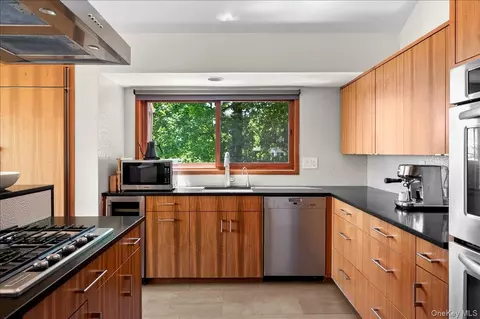 Kitchen - 181 River Rd, Orangetown, NY 10960 photo 3 of 3