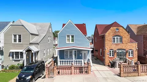9411 210th St, New York, NY 11428