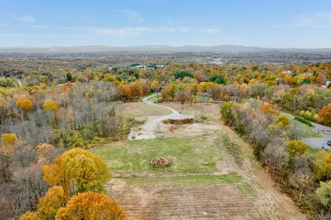 24 Villa Ln, La Grange, NY 12603