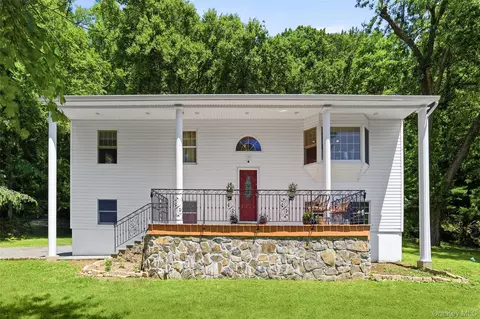 3888 Fawn Ct, Yorktown, NY 10588