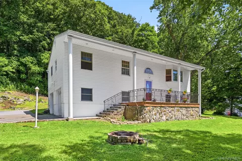 3888 Fawn Ct, Yorktown, NY 10588