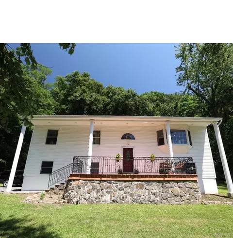 3888 Fawn Ct, Yorktown, NY 10588