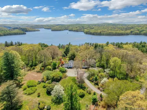 380 Cross River Rd, Katonah, NY 10536