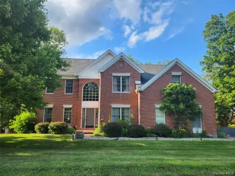 1 Woolen Ct, North Salem, NY 10560
