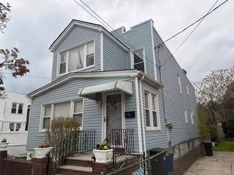 95-28 103rd St, New York, NY 11416