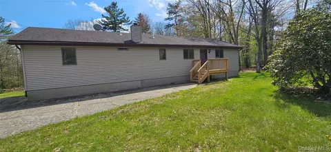 87 W Peenpack Trl, Deerpark, NY 12780