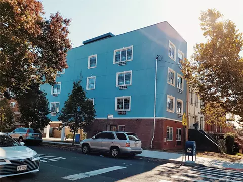 3550 Laconia Ave, New York, NY 10469