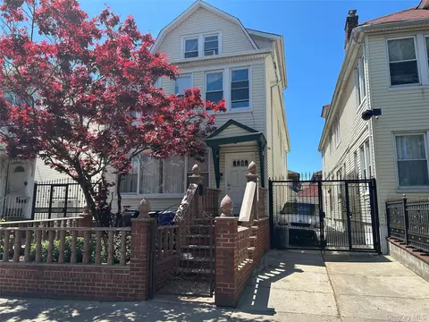 3540 91st St, New York, NY 11372