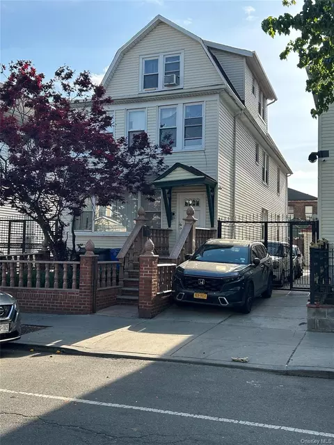 3540 91st St, New York, NY 11372