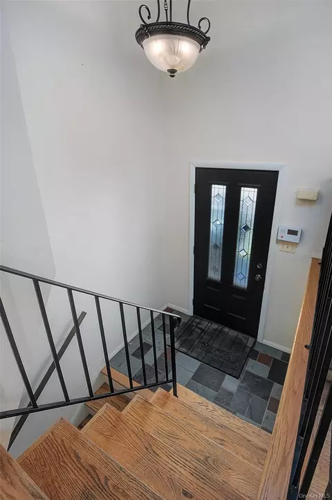 Entry Way - 554 High St, Monroe, NY 10950 photo 1 of 4
