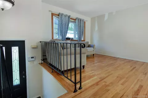Entry Way - 554 High St, Monroe, NY 10950 photo 2 of 4