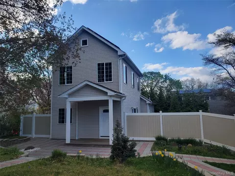 216 Catherine St, Cortlandt, NY 10511
