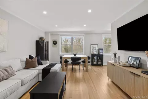 793 Palmer Rd #3F, Yonkers, NY 10708