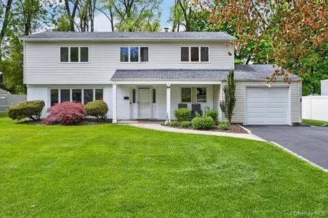 84 Harriet Ln, Huntington, NY 11743