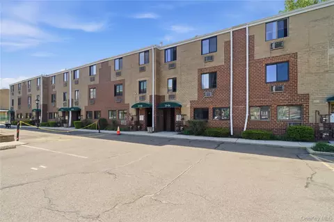 2506 120th St #1, Flushing, NY 11354