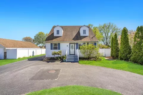 108 Union Ave # A, Ronkonkoma, NY 11779