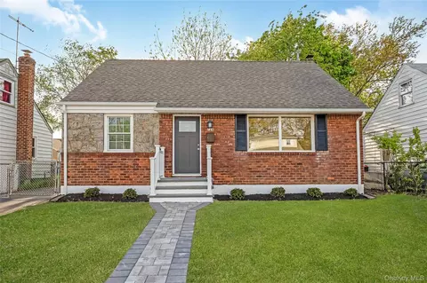 728 Martin Dr, Uniondale, NY 11553