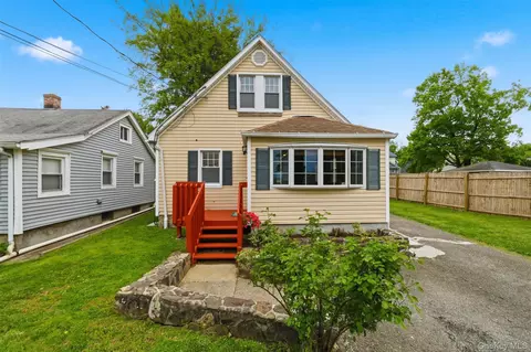 20 Samstag Ave, Ossining, NY 10562