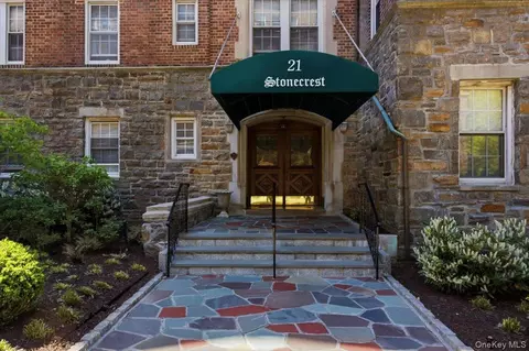 21 N Chatsworth Ave #2J, Larchmont, NY 10538