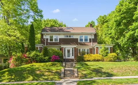 19 Bon Air Ave, New Rochelle, NY 10804