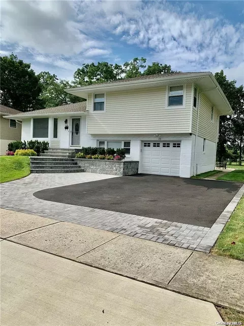 25 Mellow Ln, Jericho, NY 11753