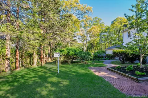 Exterior - 15 Oxbow Rd, Patchogue, NY 11772 photo 15 of 15