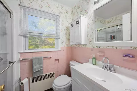Bath - 15 Oxbow Rd, Patchogue, NY 11772 photo 3 of 3