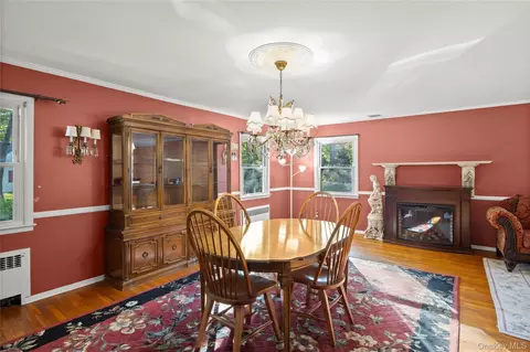 Dining - 15 Oxbow Rd, Patchogue, NY 11772 photo 1 of 3