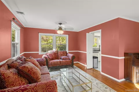 Living - 15 Oxbow Rd, Patchogue, NY 11772 photo 1 of 2