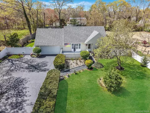 1989 William Floyd Pkwy, Ridge, NY 11961