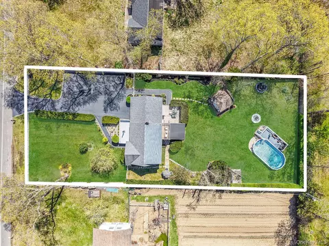 1989 William Floyd Pkwy, Ridge, NY 11961
