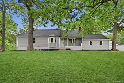 101 Rustic Rd, Centereach, NY 11720