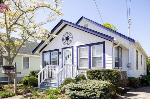 335 Sterling Pl, Greenport, NY 11944