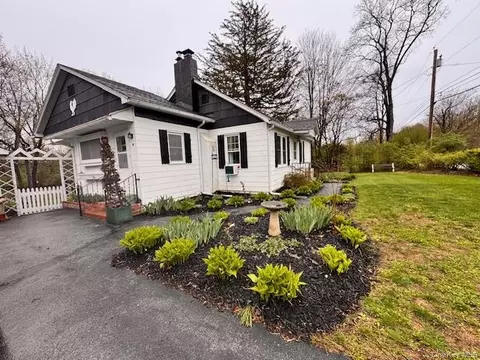 29 E Kerley Cors, Red Hook, NY 12571