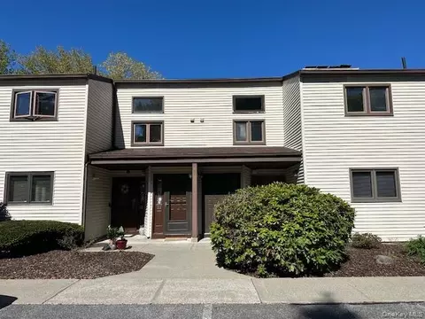125 Stringham Rd #23, La Grange, NY 12540