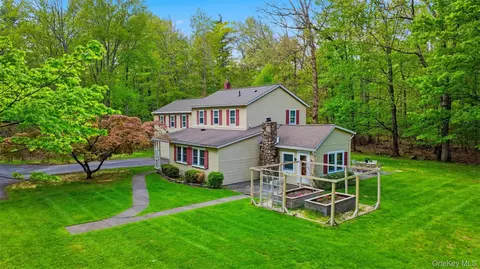 168 Cooper Lake Rd, Bearsville, NY 12409