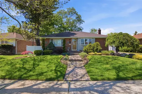 104 Emerson Ave, Levittown, NY 11756