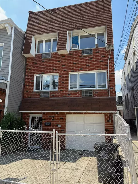 9720 88th St, Ozone Park, NY 11416