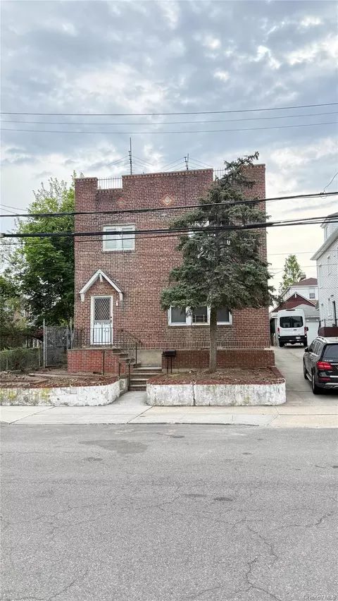 5515 134th St, Flushing, NY 11355