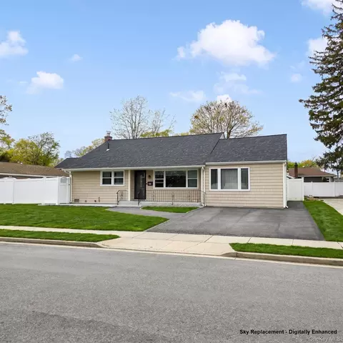 17 Grant St, Roosevelt, NY 11575