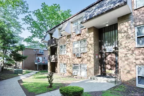 152 Kearsing Pkwy #E, Ramapo, NY 10952