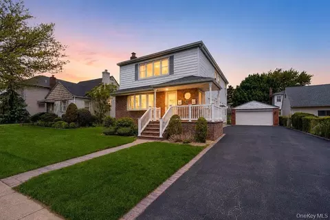 77 Hendrickson Ave, Lynbrook, NY 11563
