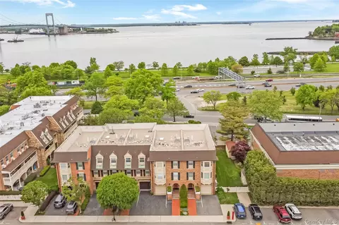 20725 Darren Dr #1804, Bayside, NY 11360
