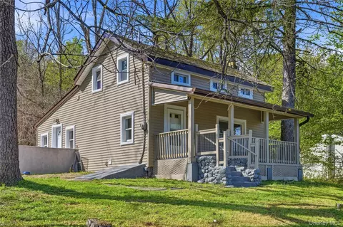 892 Winterton Rd, Mamakating, NY 12721