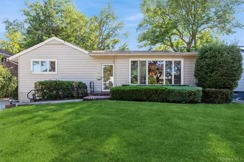 602 Garden Ln, East Meadow, NY 11554