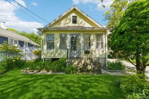 135 Winding St, Huntington Station, NY 11746