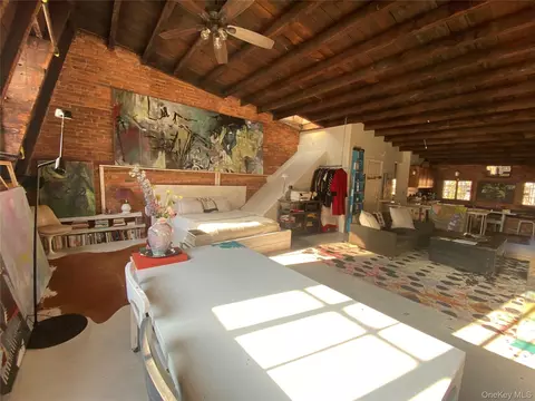 271 East 7 St #5, New York, NY 10009