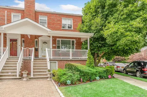 2015 Narragansett Ave, New York, NY 10461