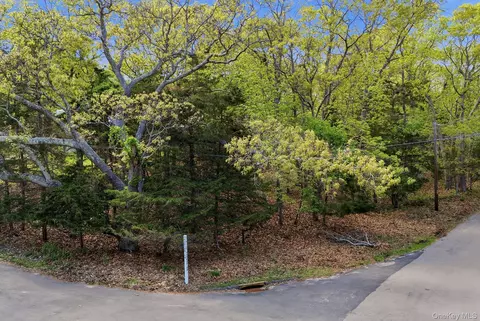 27 Three Mile Harbor Dr, East Hampton, NY 11937