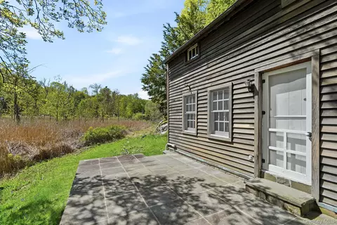 Exterior - 227 Cedar Ln, Ossining, NY 10562 photo 3 of 8
